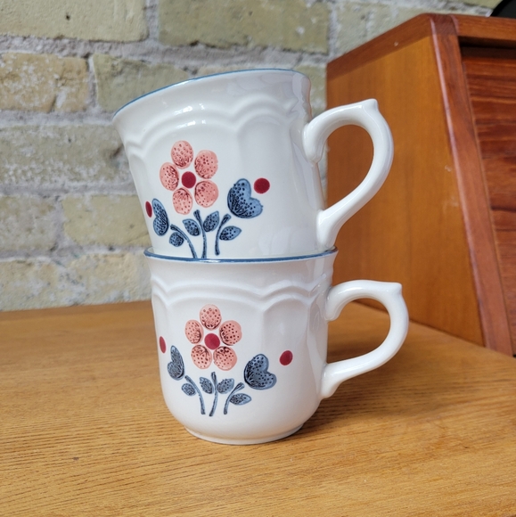 Cumberland Brambleberry Stoneware Tea Cups Made in Japan Beige Blue Set of 2 - Picture 5 of 5